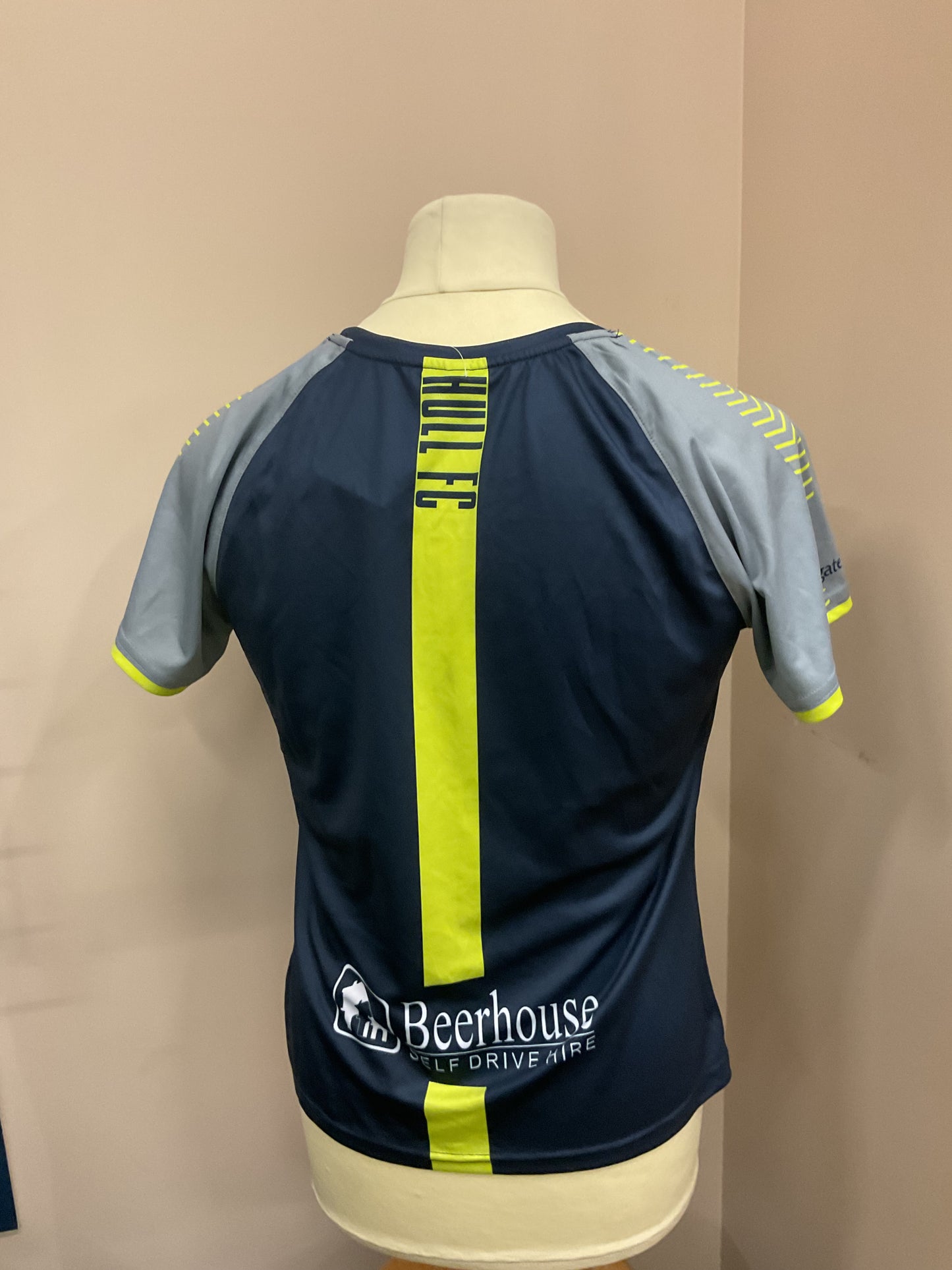 RETRO HULL FC NAVY GREY AND YELLOW TRAINING TEE