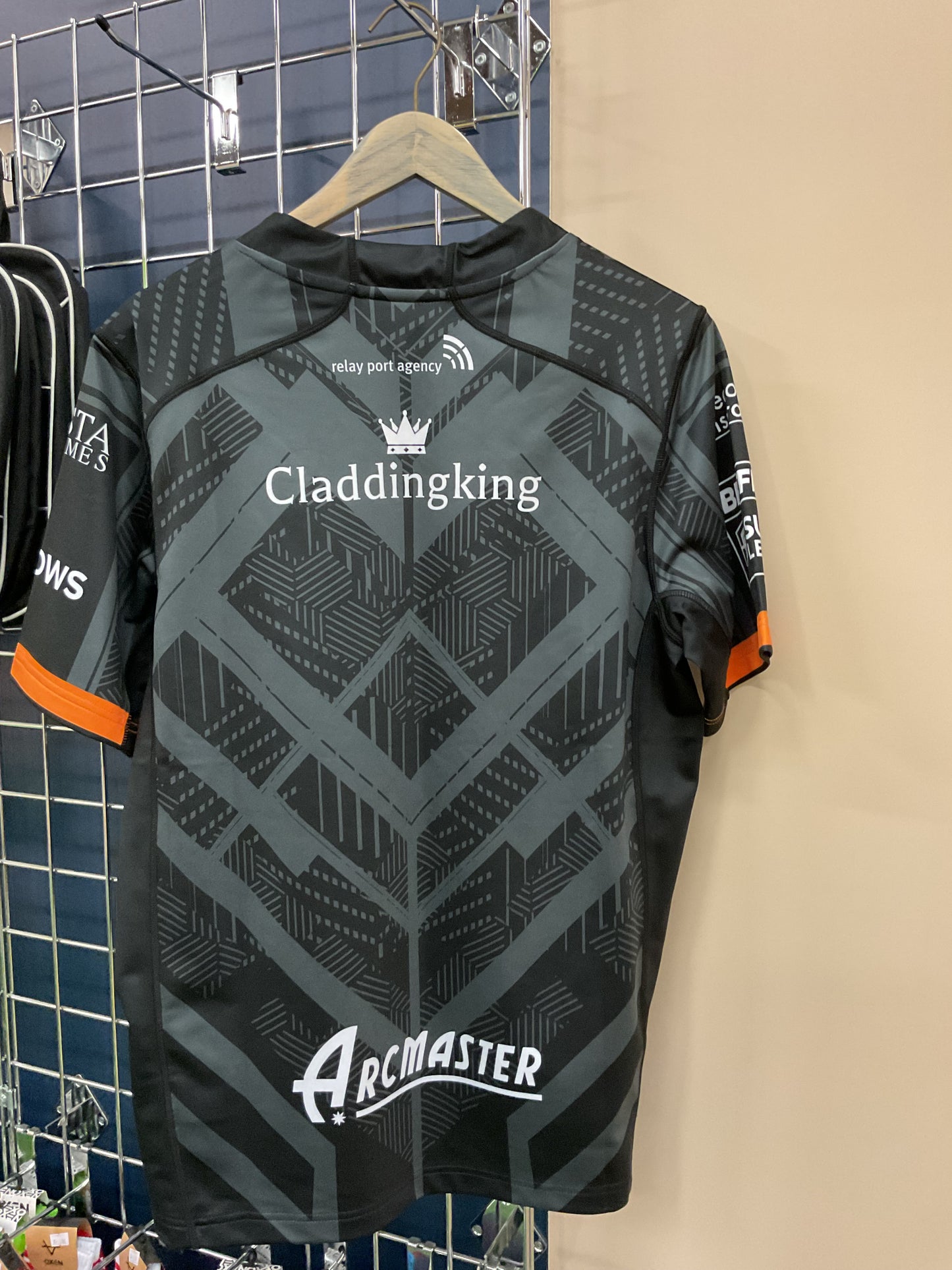 HULL FC 2025 BLACK AND ORANGE ALTERNATE SHIRT