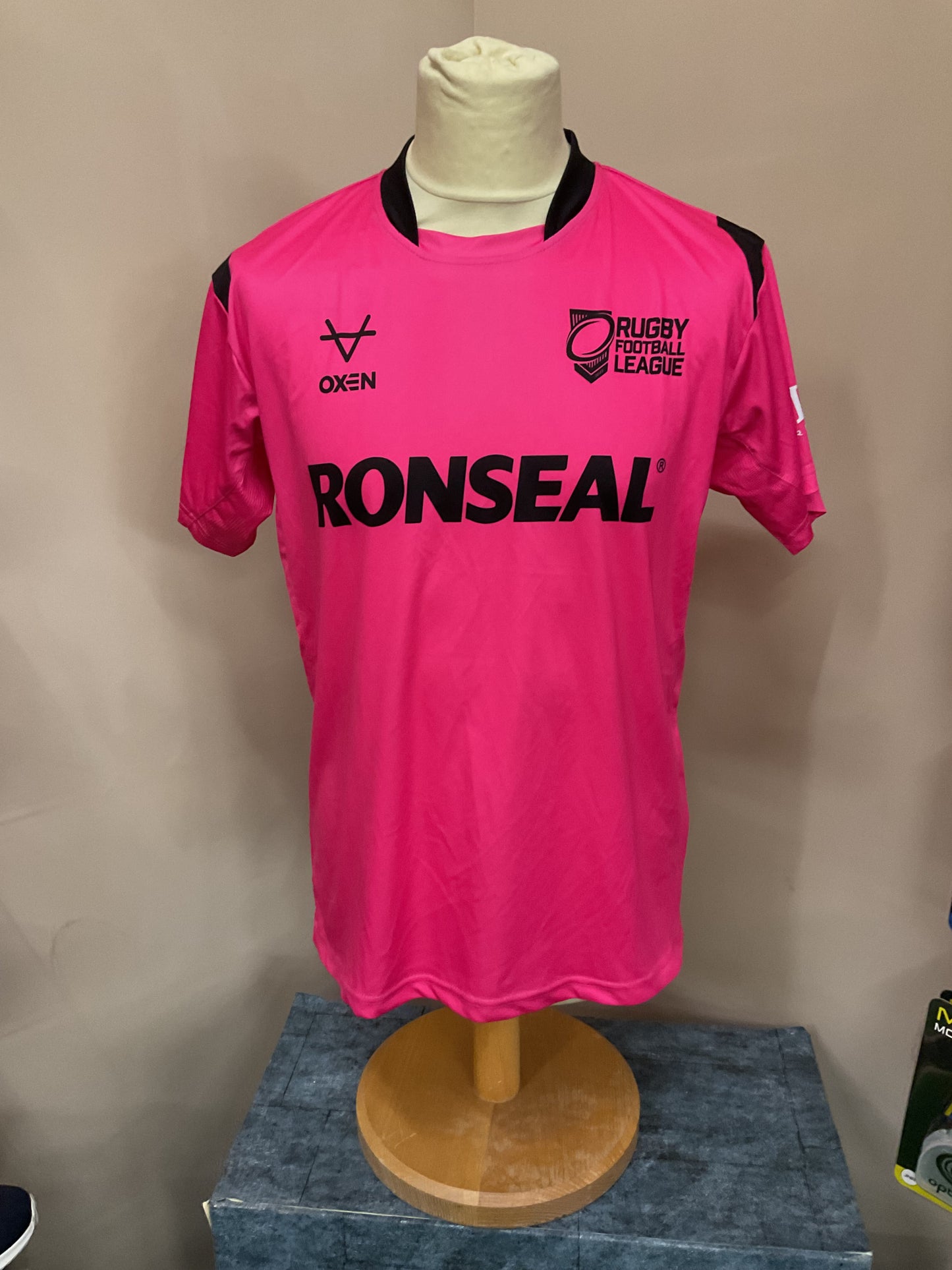 PINK REFEREE SHIRT - SIZE - M