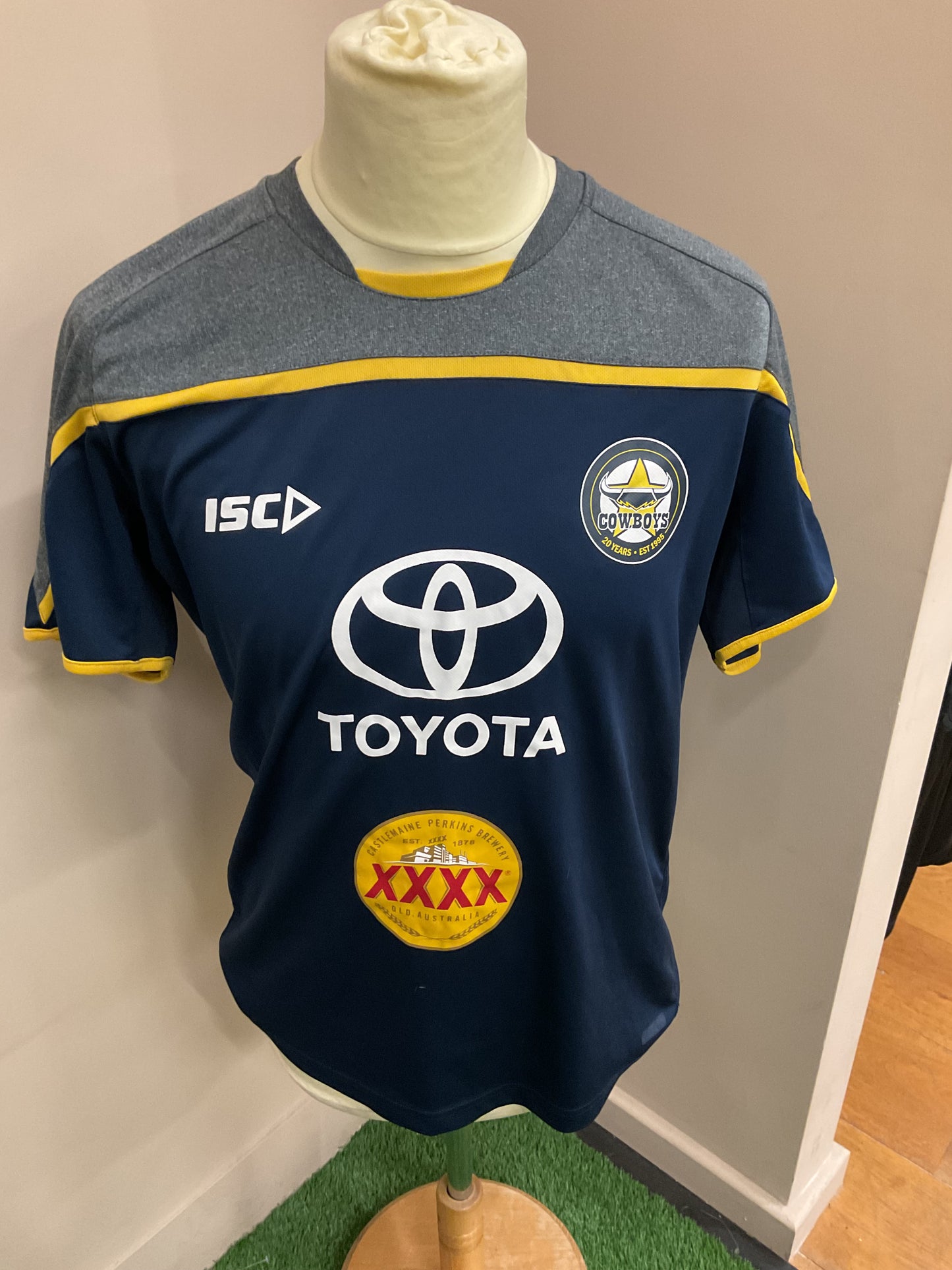NORTH QUEENSLAND COWBOYS NAVY GREY AND YELLOW TEE