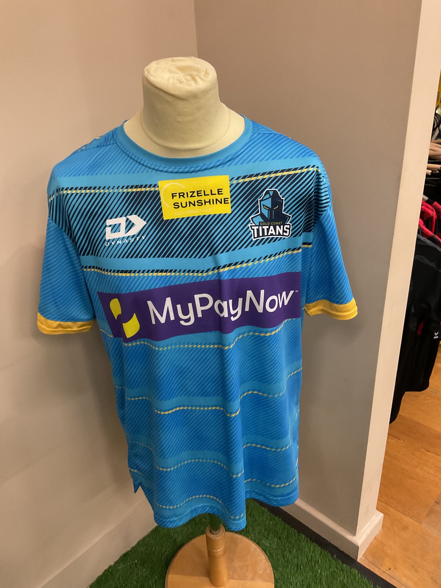 GOLD COAST TITANS BLUE AND YELLOW TEE - (XL)