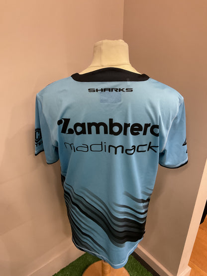 CRONULLA SHARKS BLUE AND BLACK TEE